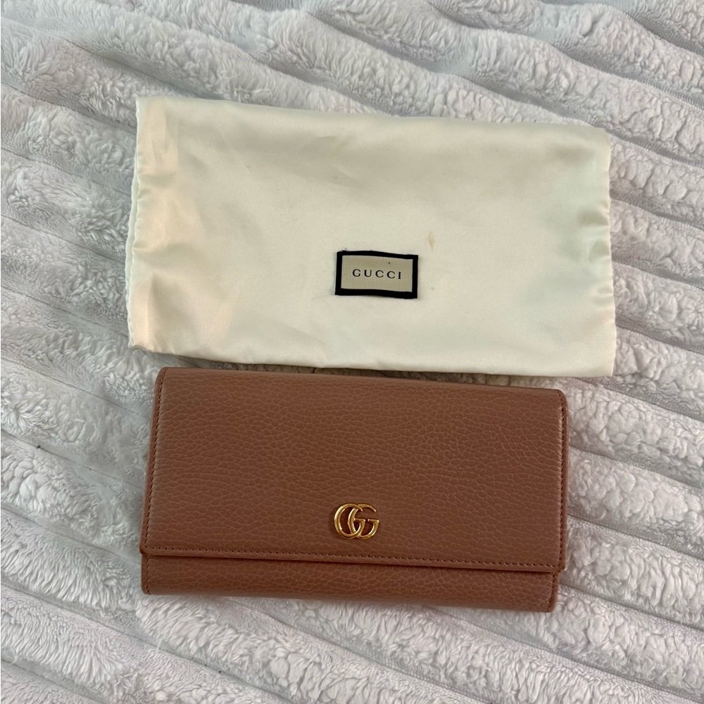 Gucci GG marmont leather chain wallet